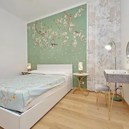 Appia Apartment *